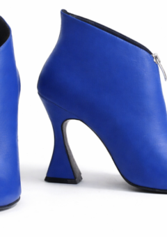 Somos fabricantes Colombianos de Calzado Fashionista, elaborado con técnicas artesanales, pieles finas y acabados Premium, brindándote seguridad y confianza para realizar tu compra. Dunia Shoes Calzado Somos fabricantes Colombianos de Calzado Fashionista, elaborado con técnicas artesanales, pieles finas y acabados Premium, brindándote seguridad y confianza para realizar tu compra. Dunia Shoes Calzado